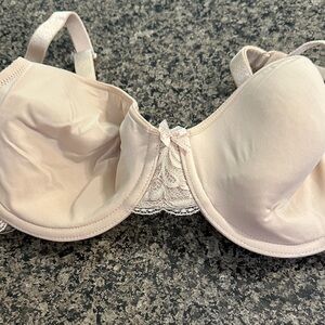 Wacoal Soft Pink Lace Trim Bra